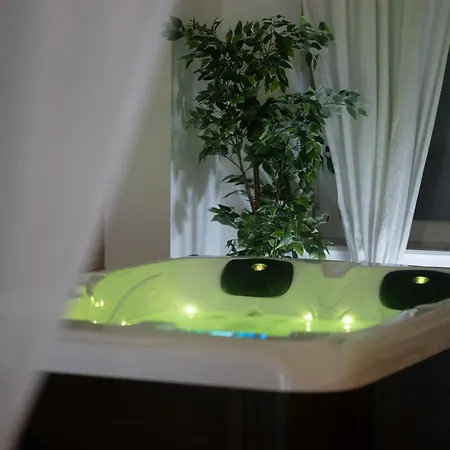 Spa Palawan Prive Avec Jacuzzi Et Sauna Love hôtel *
